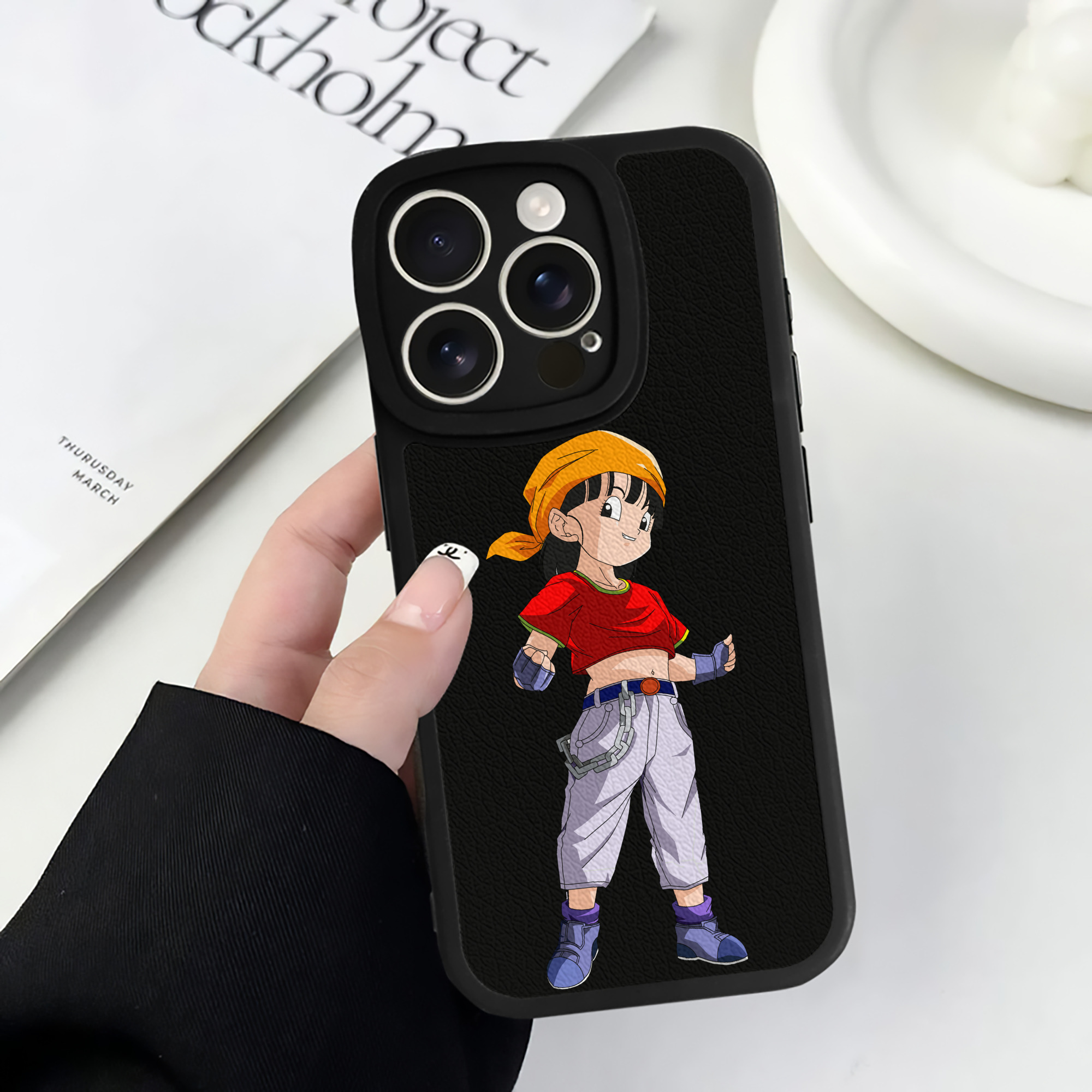 （画像用） ドラゴンボール パン DRAGON BALL Pan 【iPhone 16シリーズ対応】シリコンスマホケース（レザー調） 材質：シリコン